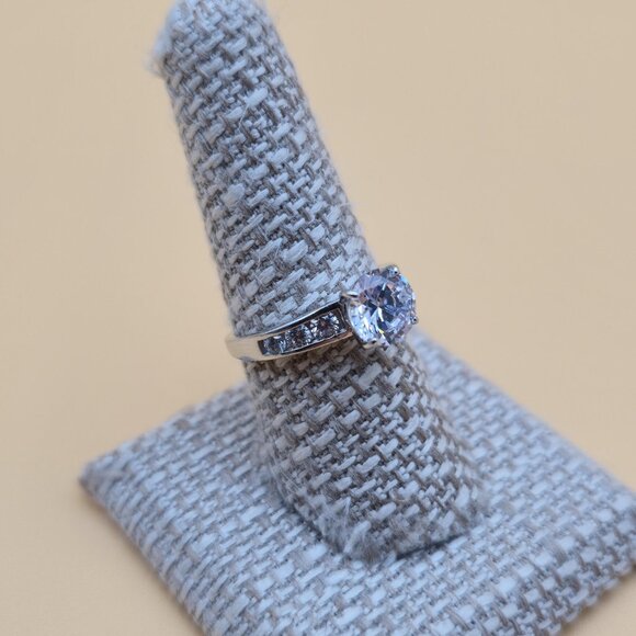 Size 8 Sterling Silver Brilliant Cubic Zirconia Gems Ring A5109 - Picture 3 of 10